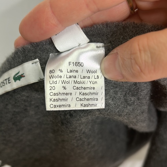 Lacoste Italy wool cashmere blend fringe logo scarf - 2 SMALL HOLES - Picture 6 of 8